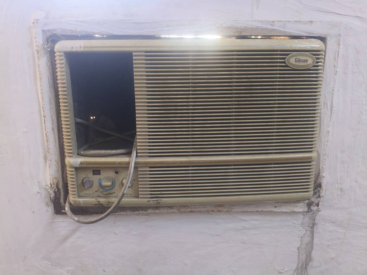 السلام عليكم
مكيف للبيع شغال هو والحديدة مالته ب200 مستعجلة على بيعته


**إذا كنت صاحب هذا الإعلان وتريد حذفه لأي سبب، رجاءا أرسل رسالة إلى الدعم الفني**