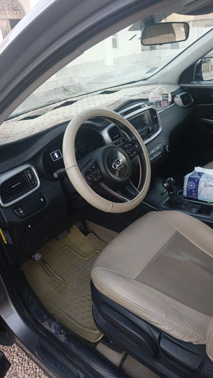 السلام عليكم  للبيع فقط 
كيا سورنتو 2016 وارد امريكي 
بدون صبغ مكفوله كفاله عامه 
رقم بغداد 
حجم المحرك 3600 
تشغيل بصمه 
كامره خلفيه 
7 راكب 
الكشن جلد 
بدون تنته قماره حديد 
السعر 190 الف دولار وبيه مجال اتصل وبيك خير ودلل مكان السياره الانبار / الخالديه  رقم الهاتف ***********
