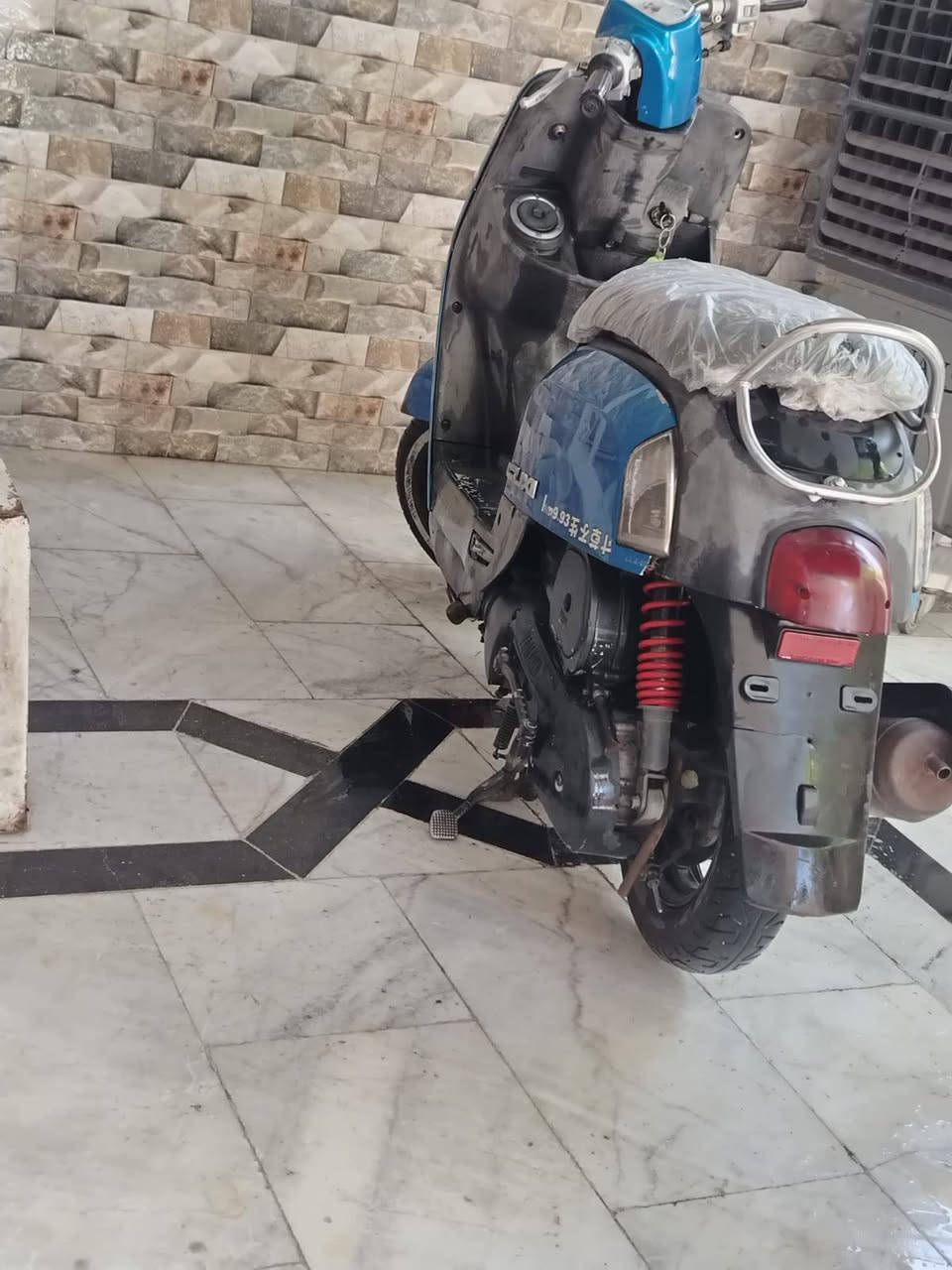 سلام عليكم دراجه بوليسي ما مفتوحه. السعر850وبيه مجال العنوان ناصريه حي العسكري يم المسبح الموج الازرق رقمي. ***********
