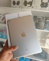 آيباد ٩ • ٦٤ • بطاريات ٨٤ و٧٠