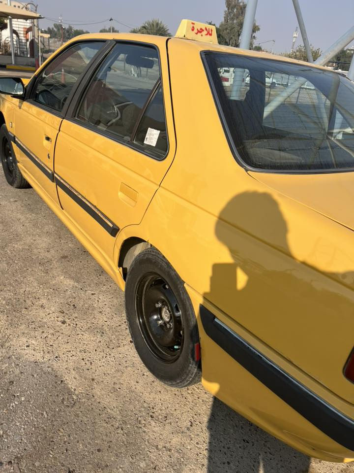 السلام عليكم 
بيجو بارص موديل 2015 
السياره بيها بس هاي الطخه مثل ما وضحة كدامك بلصوره البنيد فقط 
تبريد وتدفئة كامله 
صدرها خير من الله ومكينة مكفولة 
السعر 40 وبيها مجال ما متواجد ع الفيسبوك لان مكلف بلنشر 
الرقم ***********
