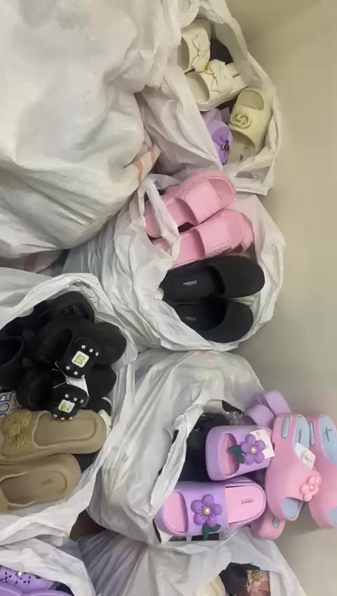 سلام عليكم تصفية محل نسائي ولادي شبابي ***********
