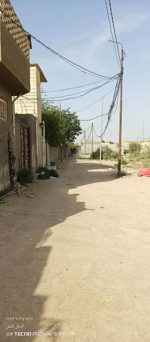 بيت للأيجار فقط ١٠٠ متر بالكوفه علوة  الفحل كامل كهرباء ماء   بي غرفه وصاله ومطبخ ودراج وطارمه
*********** واتساب
