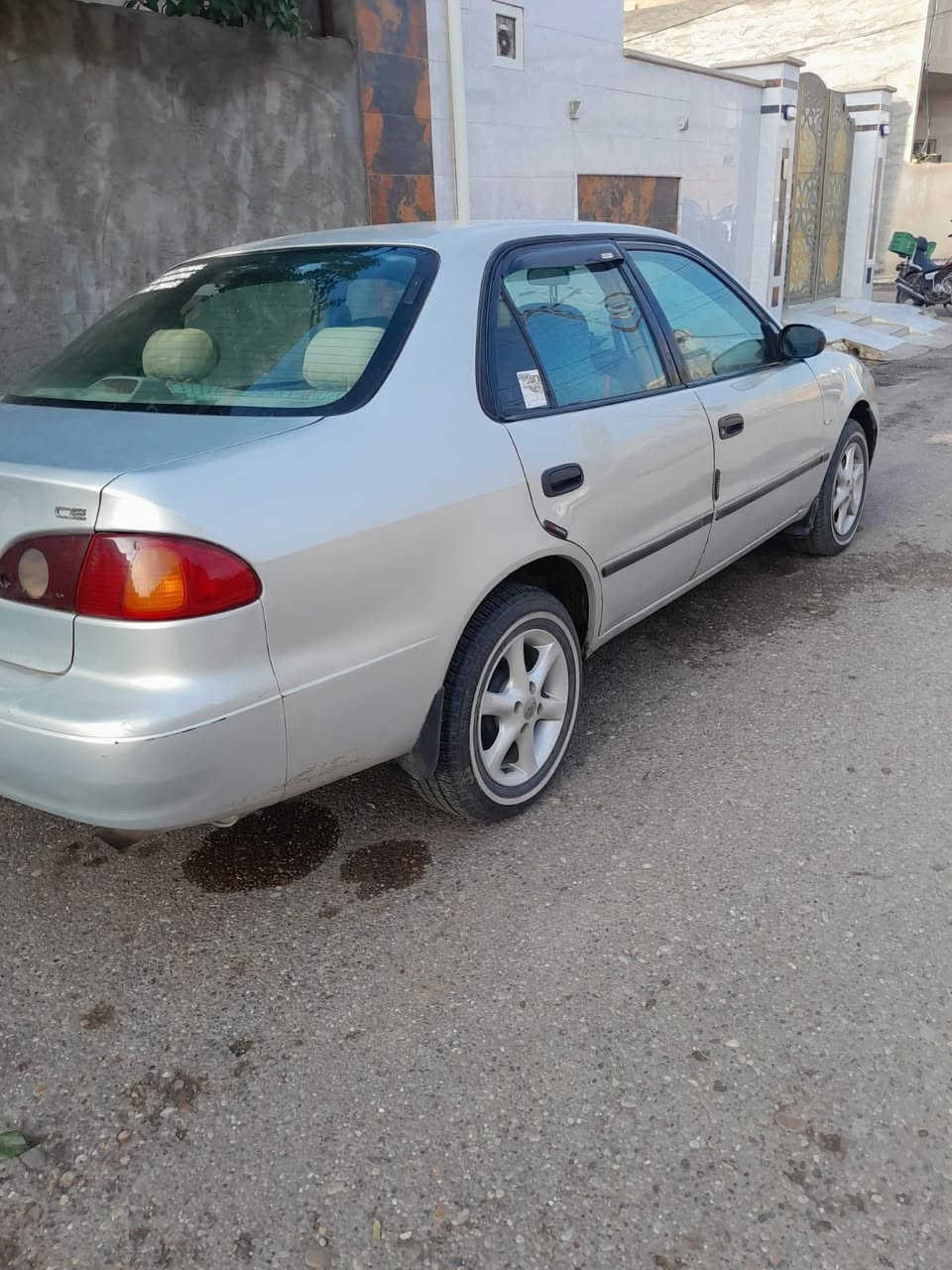 السلام عليكم
سيارة كورالا 
موديل 2000
تدفئة تبريد شغالة 
محرك 1800
وارد امريكي مكفوالة من الضربة 
وكشرها موضح بل صور 
سيارة خير من اللة الشراي يتصل ويدالل 

مكاني صلاح الدين قضاء بلد 
الاتصال ***********
