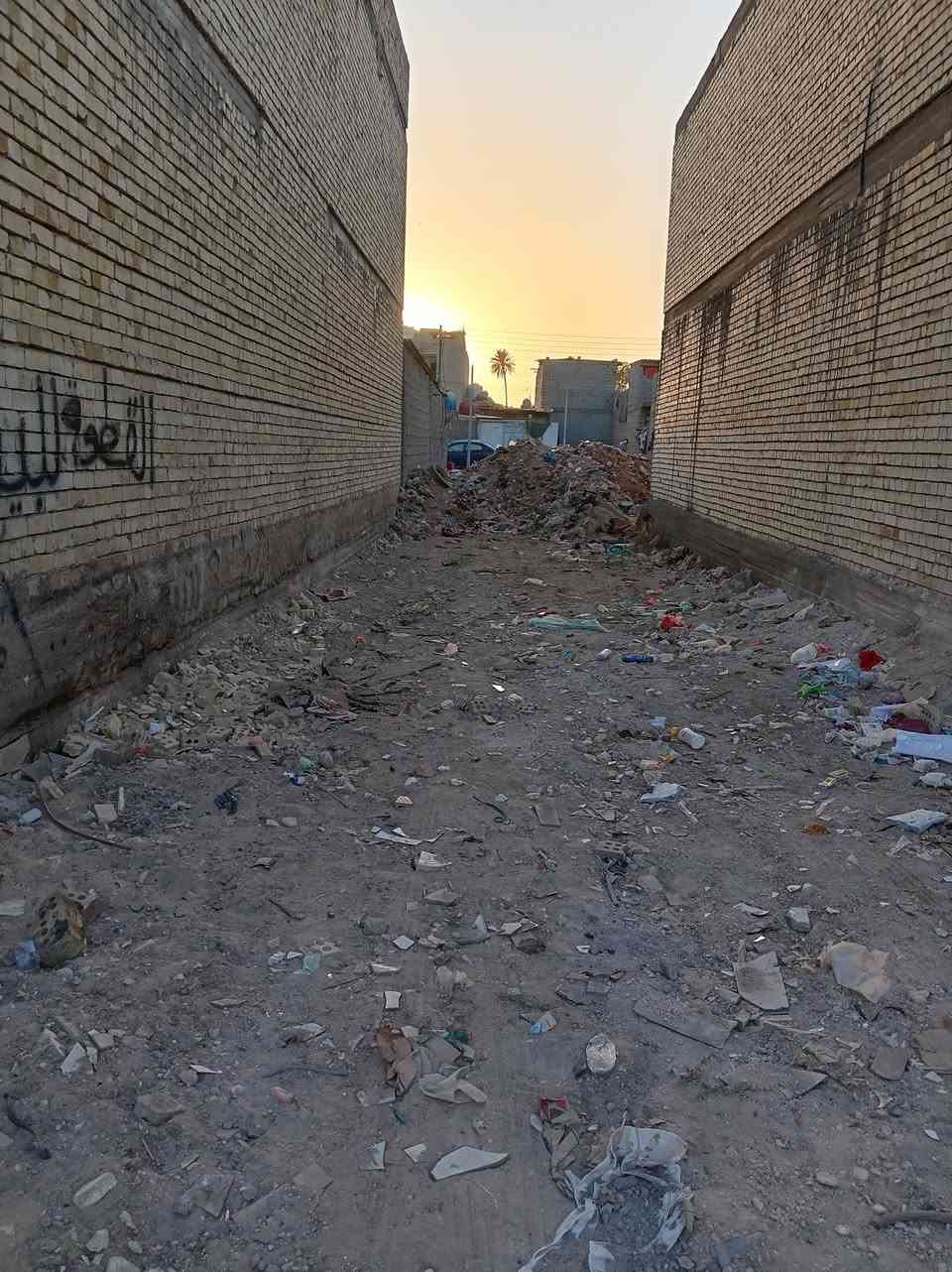 السلام عليكم
قطعة ارض100 متر للبيع نهاية الاربع شوارع شارع سكلة الركابي قطع ستار الطوكي للاستفسار ***********
