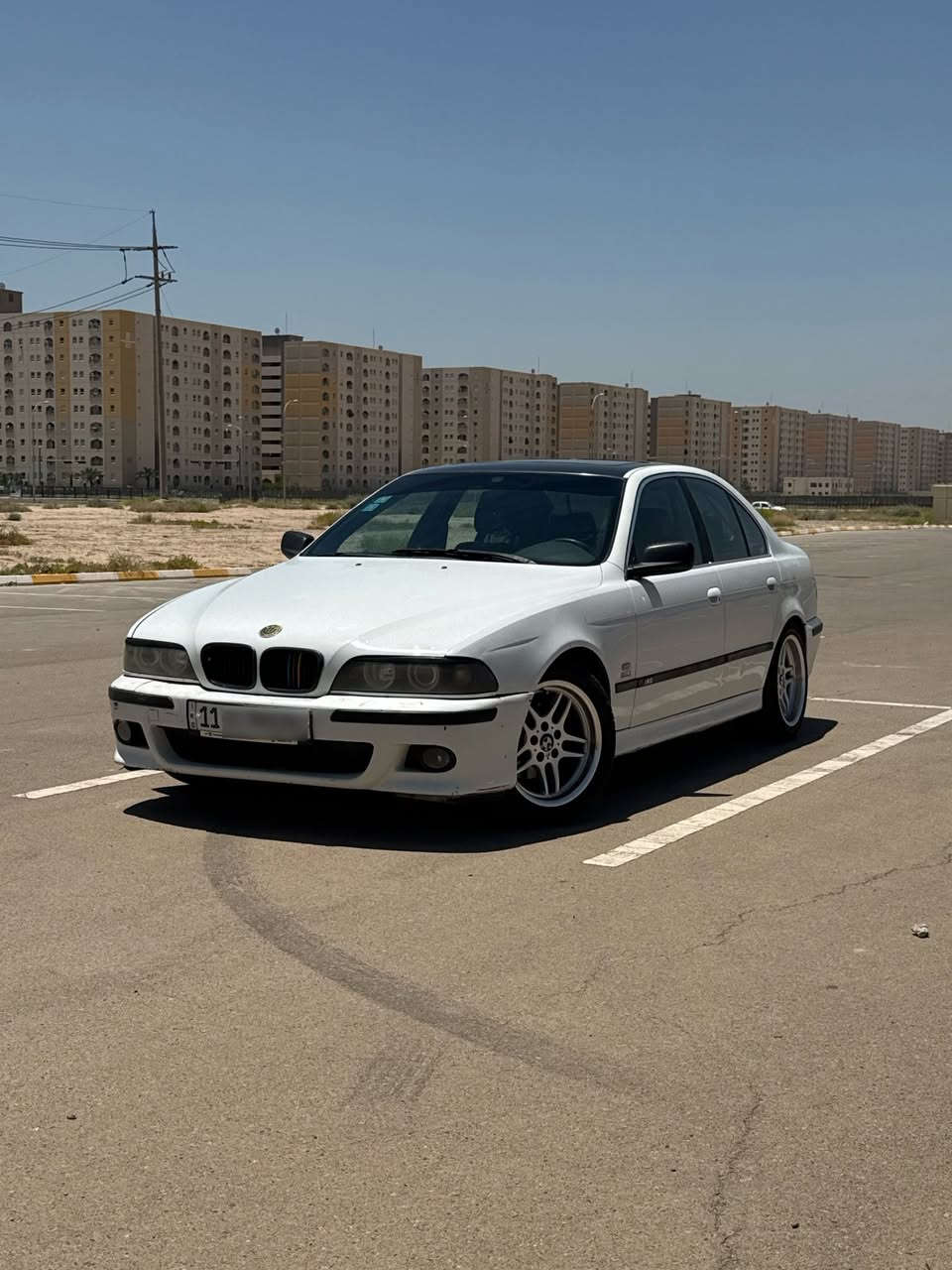 السلام عليكم جميعاً
BMW e39 صقر الشارع ❤️‍🔥
موديل 1997 محدث 2002 
فول فول فول مواصفات للأخير 
بدون ضربة بدون خياس كفالة شواصي لغود گير مكينة جديدات )
( المحرك المرغوب 528 ) السيارة اصل 20 
گير مكينة 528 ‘ 
السيارة 5 بردات بردة خلفية كهرباء فتحة سقف 

كت M كامل 
ويل M 
دوس M 
ترايش M 
دعامية خلفية M 
دعامية امامية M 
درگة M 
كشنات جلد أسود 
كشنات كهرباء 
جام كهرباء 
سنتر لوك قفل وفتح الابواب بصمة 
سوارات امامي متغير اللون على الهاتف 
سقف رولز رايز متغير اللون على الريمونت 
انارة داخلية للابواب والارضية 
انارة اسفل الابواب الخلفية عند الفتح 
مري كهرباء شفط 
شاشة لمس كبيرة 
كامرة خلفية 
داش كام داخلي امامي 
كمبريسر تبريد + بطل + تنظيف وأدامة كاملة للراديتر ومنظومة المياه جديدة صار يومين مسويهن انسى حماوة يعني تبريد ثلج والكمبريسر بيدي فتحتة من مكينة حاوية ياباني يعني لا تجاري ولا تلزيگ ابو الختم دهن قبل 3 ايام مبدل  ليكيمولو + فلتر الدهن + فلتر البانزين + ادامة وتنظيف للنوزلات والبلكات والمجاول والكهربائيات السيارة نگرة تشغل وتطلع بدون متفكر بشي 
ناقصها صبغ فقط لان الكلير محترگ بالجاملغات الخلفية ومخرب شكلها كل هذا وبسعر 83 وبيها مجال وعيوني للشراي
رقم بغداد تحويل مباشر هزة + سنوية جديدة + غرامات صفر للأستفسار أكثر خاص او واتساب 
*********** واتساب فقط 
*********** اتصال فقط بدون واتساب
