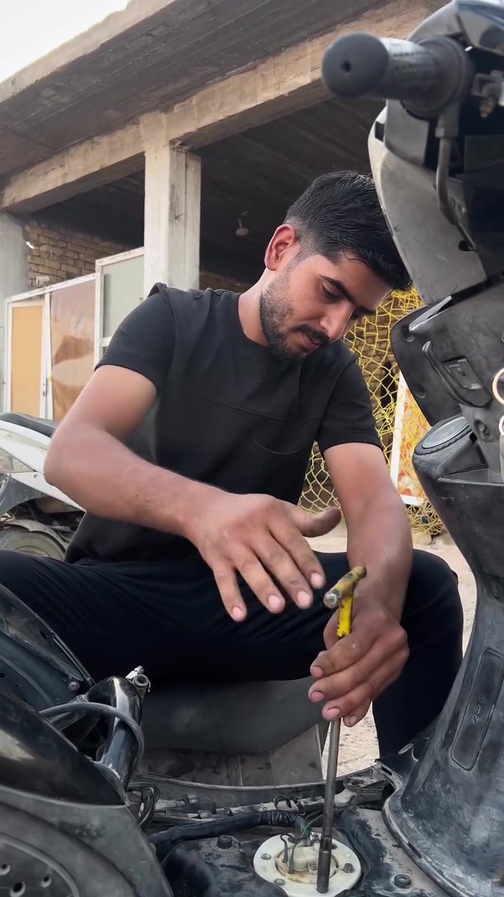 ***********
سجاد مصلح متنقل وين ماتعطل دراجتك يجيك بيمكان رقمه موجود
