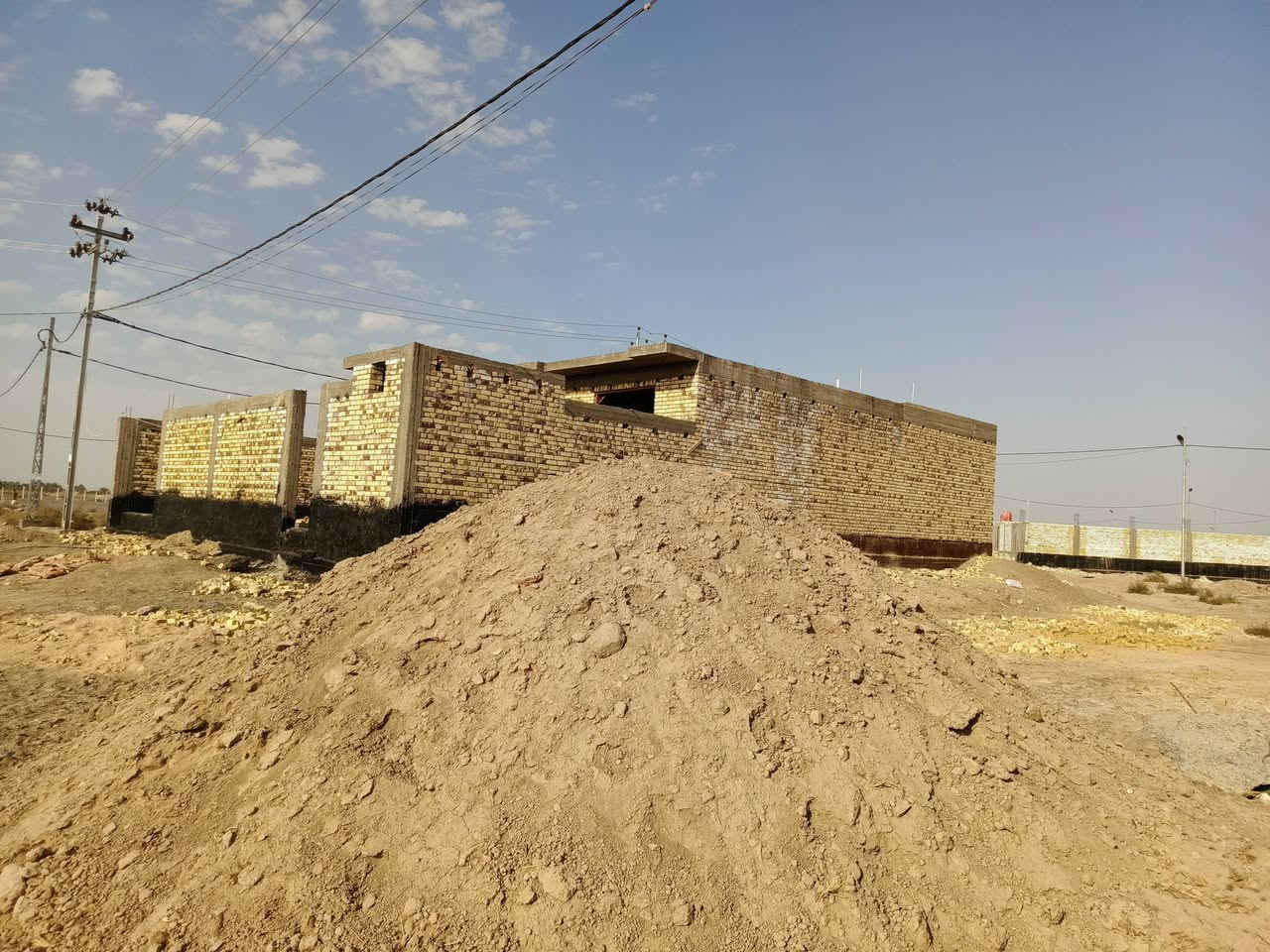 عرصه طابو صرف  لبيع
مساحه 300م مكان دغاره هور جبور خدمات متوفره 

أمامها متنزه ومستوصف الاستفسار الاتصال ع الرقم ***********
