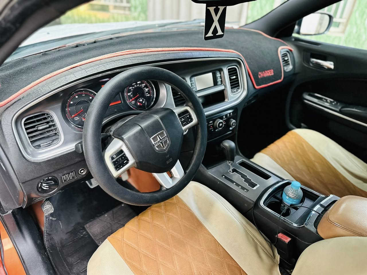 سلام عليكم جارجر موديل 2011 كندي سياره جديده بمعنه الكلمه مكينه كير حداديه تخم تاير كهربائيات كفاله مانقصه شي سياره جاهزه بيه قطعتين صبغ فقط جاملغ امامي لايمن وباب خلف السايق بقيه كفاله سياره جديده ماشيه 200 مامشتغله خط سنويه جديده 2028تحويل ثاني يوم باقي تفاصيل اتصل واني خادم مو شراي لايتعبني  مكاني ناصريه جبايش السعر 130بيه مجال 
***********
