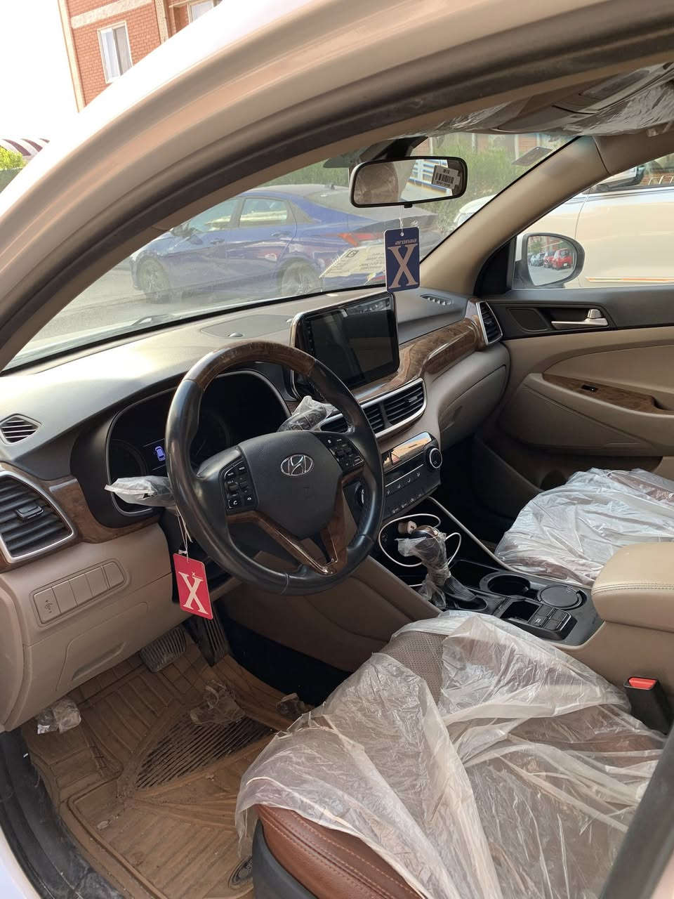 توسان 2020 خليجي.محرك كير على الشركه فول عدى البانوراما
رادارات جانبيه 

بصمات ابواب

كراسي كهرباء

كشنات جلد بقلاوه 

داخل صاج 

شاشه جبيره 

سايد بريك رجل 

حساسات خلفيه

انضمه قياده 

اشاير بلمري 

مري شفط 

بصمات عدد 2

باقي المواصفات معروفه 

ملاحظه: السياره بيه شي قليل صبغ ومكانين بارد مأشر عليهن 
مكان بغداد سيديه او مجمع ايادي العدل 

سعر البيع205 وبيه مجال 

هاتف:***********
