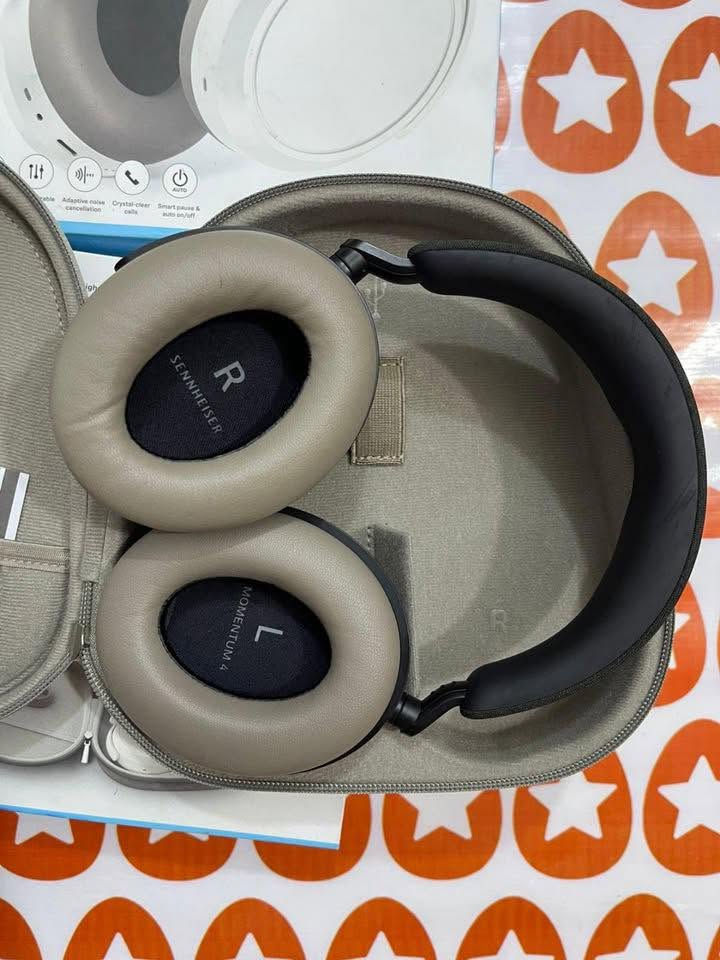 من رخصة الادمن.

السلام عليكم 🌹

للبيع سماعة Sennheiser Momentum 4
أخذتها من دجاجة بـ 350، البارحة وصلتني واستعملتها مرة وحدة فقط لغرض الفحص، Open Box بحالة الجديد.

أبيعها بـ 300 ألف، مجال على كد الجيه.

للمعلومة هذا اللون نادر، وسعرها مع الشحن يوصل تقريباً 480 ألف.

مكاني بغداد الوزيرية ما عندي توصيل، تجي تفحصها بنفسك وتشرب چاي وإذا عجبتك تاخذها 🌹🌹.


**إذا كنت صاحب هذا الإعلان وتريد حذفه لأي سبب، رجاءا أرسل رسالة إلى الدعم الفني**