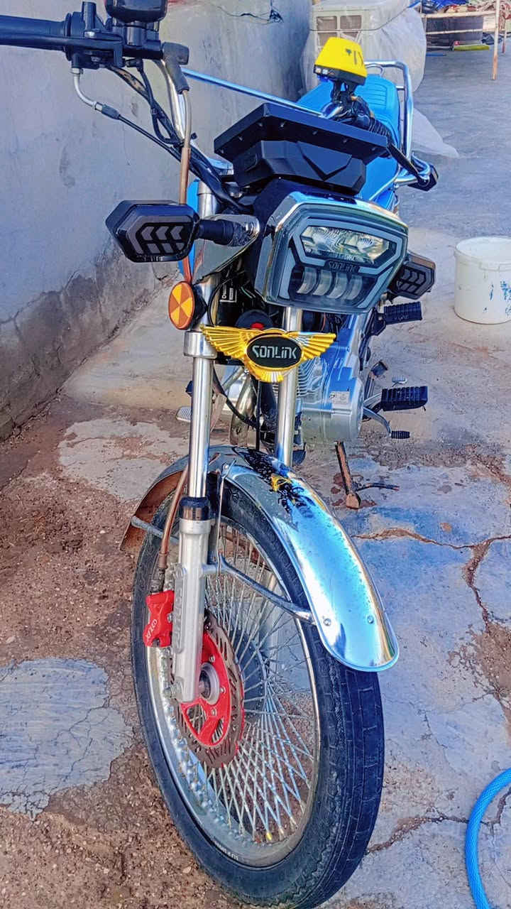 السلام عليكم 
دراجه تايكر سونك موديل2024محدثة عل 2025 للبيع  أورق 5 شاشه شغاله كلشي بيه شغال السعر خاص رقم *********** مكاني الزبيدية
