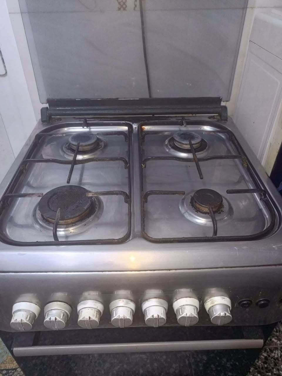 سلام عليكم عندي أغراض البيت للبيع سنك نضيف ب٤٥
طباخ نضيف 75 الف
رقمي +***********
