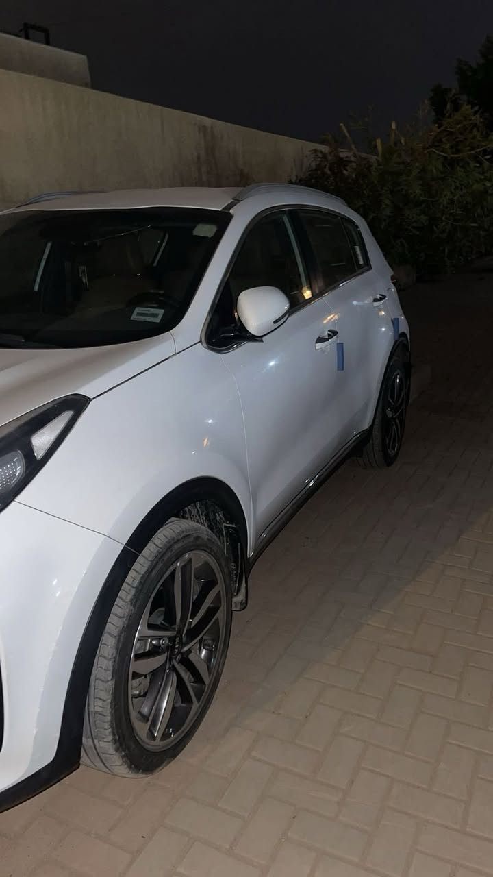 السلام عليكم
للبيع كيا سبورتج خليجي موديل 2019 رقم بغداد 

مواصفات بصمه قماره حدايد جلد تحكمات جهتين / محرك 2000 / داخل بيجي / تبريد قطعتين / مري شفط / شاشة اندرويد / حساسات امامي خلفي / ماشية 127 
كير ومحرك مكفولات ملاحضه بيه بارد على كد 4 صابع باب الخلفي وره سايق
السعر 210وبيها مجال 
للاستفسار الاتصال على الرقم ***********
مكان السيارة الدوره
