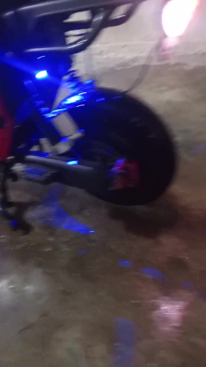 السلام عليكم عندي دراجه شحن للبيع كل شي ما بيها كل شي بالشم سعر 450 وبيها مجال قليل0778372890


**إذا كنت صاحب هذا الإعلان وتريد حذفه لأي سبب، رجاءا أرسل رسالة إلى الدعم الفني**