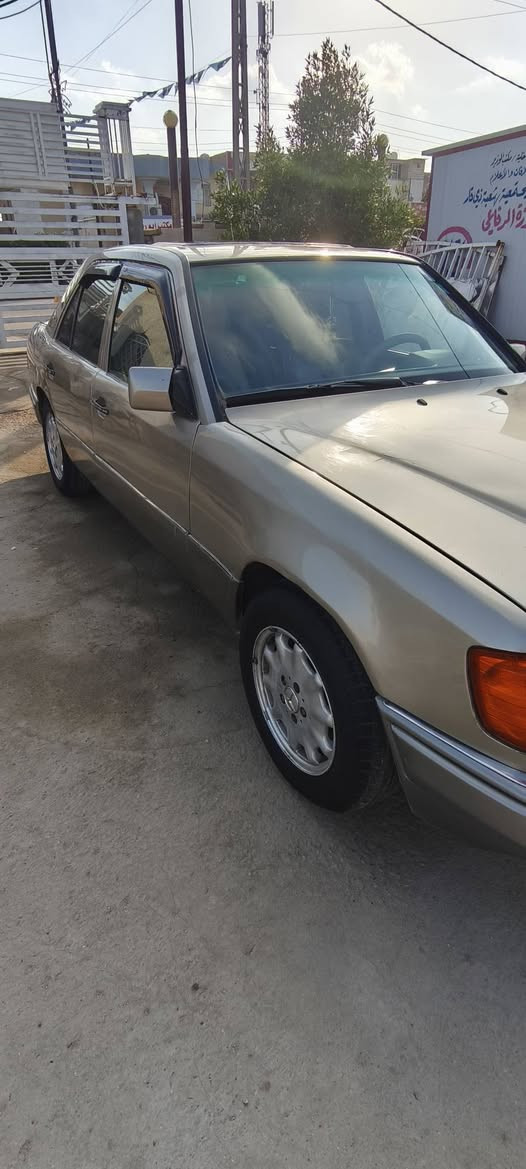 السلام عليكم  مارسدس دب رقم بغداد سنويه ب اسمي موديل 86 محدث 92 ..محرك بطه 3000  لاتنقيص ولاتبخير كير استاركس كهربائي قبل فتره شديته ....تبريد ثلج دواخل نظيفه  حداديه حلوه سياره ناعمه وخفيفه بالمشي .سياره مصبوغه اكيد  قواعد دبلاد بلاديه..فقط الدوسات بيهن خياس من اشتريتها  اني سويتهن..لان السياره رتبت بيها شغلات بسيطه ..سياره صراحه حلوه مال جناي الله شاهد   وتجي وتشوف بعينك ...السعر رايدها  60 .واذا اكو مراوس بسياره اقل سعر اراوس مع الفرق... محتاج فلوس بارك الله بيكم ..رقم موبايل *********** مكاني ناصريه رفاعي..
