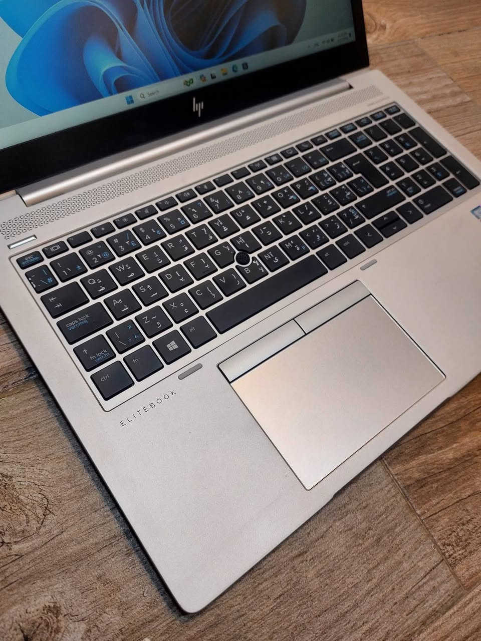 لابتوب Hp 850 elitebook غلاف معدني سوبر سلم خفيف حجم شاشة كبير 15.6 انج مناسب للدراسة والاعمال المكتبية
 Hp 850 Ci5 جيل ثامن
. 
السعر 325 الف مع التوصيل
. 
 النظافة شرط اخو الجديد تفحص بيدك واجيك يلة تأخذها اذا بيها شخط ترجع 
……………………
 المعالج Core i5-8200U جيل ثامن 
 ذاكرة الوصول العشوائي (الرام) 8GB 
 التخزين( الهارد) 256GB SSD 
كارت شاشة انتل داخلي  4GB 
 مقاس الشاشة 15.6 انج 
 كيبورد  عربي انكليزي  
…………………………………


**إذا كنت صاحب هذا الإعلان وتريد حذفه لأي سبب، رجاءا أرسل رسالة إلى الدعم الفني**