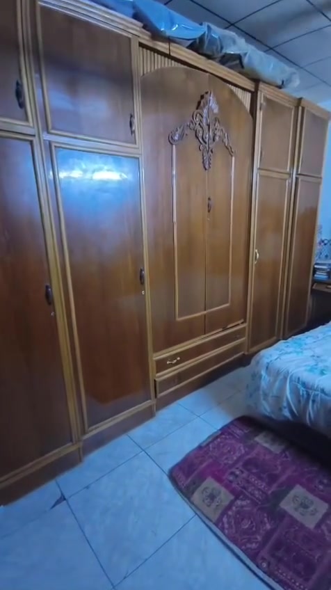 سلام عليكم
غرفة صاج عراقي كنتور ٦ باب نجارة صليخ 
غرفة ضخمة وشغل مرتب كلش 
سعر ٦٠٠ الف 
***********
