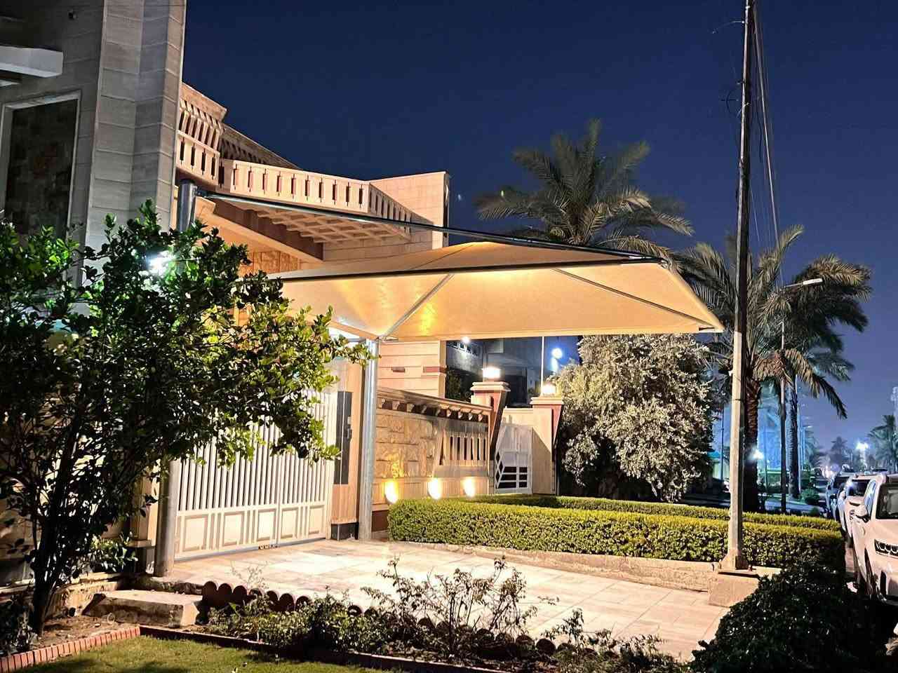 🔥خصم خاص للقياسات الكبيرة 🔥
                          ***********
                      🏖️مظلات العمران 🏖️
                 مختصون في صناعة المظلات
المظلات الثابتة الهرمية ⛱️ المظلات المتحركه🏖️
 ذات الطابع الحديث التي تحمي السيارات 🚘 والنباتات🪴 من اشعة الشمس🌞 والامطار ⛈️
 وتمتاز بالاتي :-
1️⃣ القماش استرالي 🇦🇺 مصنوع من خيوط ( البولي اثيلين )
والقماش الكوري الالترا🇰🇷 المقاوم  للأجواء الصحراويه والجافه والتي تعزل اشعة الشمس🌞 وتبقي درجة الحرارة معتدله تحت المظله لاحتوائها على مسامات تسمح بتسريب الهواء 

2️⃣ ضمان حقيقي للقماش الاسترالي  5 سنوات
ضمان حقيقي للقماش الكوري الالترا 6 سنوات
3️⃣ تكون الاعمدة  عبارة عن بوري 
(5-6أنج) سماكة ( 4 ملم) مغلون ضد الصدأ لا يحتاج للطلاء او الصيانة 
4️⃣ يكون الحديد الفريم عبارة عن بوري ( 2 )أنج وسماكة ( 2 ) ملم مغلون
5️⃣ يكون التثبيت من جهة واحدة 
6️⃣ يكون التثبيت عن طريق المفاصل المرنة دون الحاجة الى اللحام على هيئة براغي🔩🔧
7️⃣ كادر مختص باخذ القياسات والتنفيذ  👨🏼‍🔧 
8️⃣ ما عليك سوى الاتصال وسيأتيك المندوب لباب بيتك لاخذ التفاصيل المطلوبة للعمل 
 
9️⃣ للحجز والاستفسار الاتصال على الرقم واتساب ***********
#مظلات #تعريشة #قمرية #بيركولا #بيرغولا
