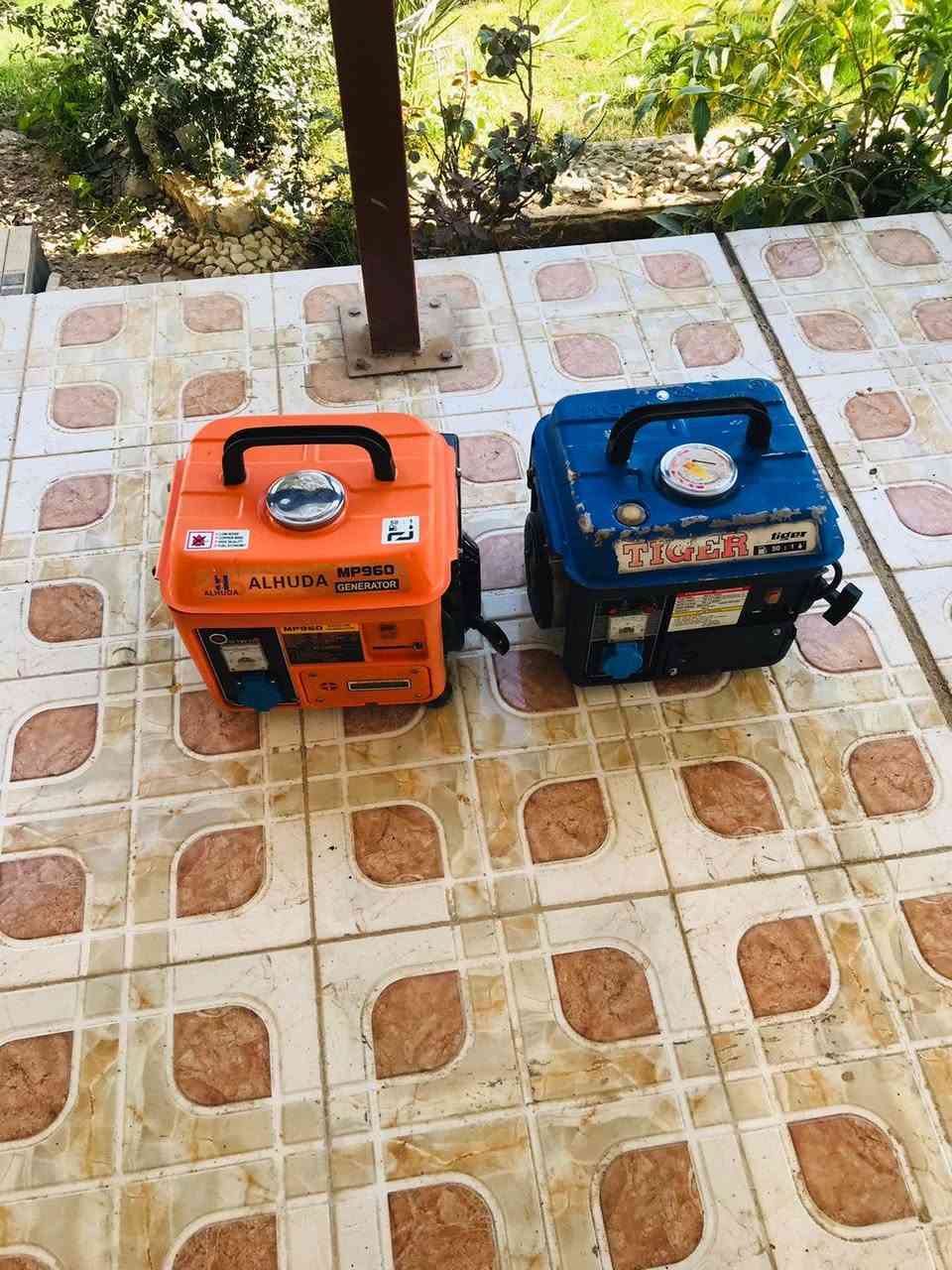 ياالله للبيع مولدات زنبور 4 امبير على وضع الشركه تايكر والثاني شركة الهده المكان هيت  حي البكر للاستفسار ***********
