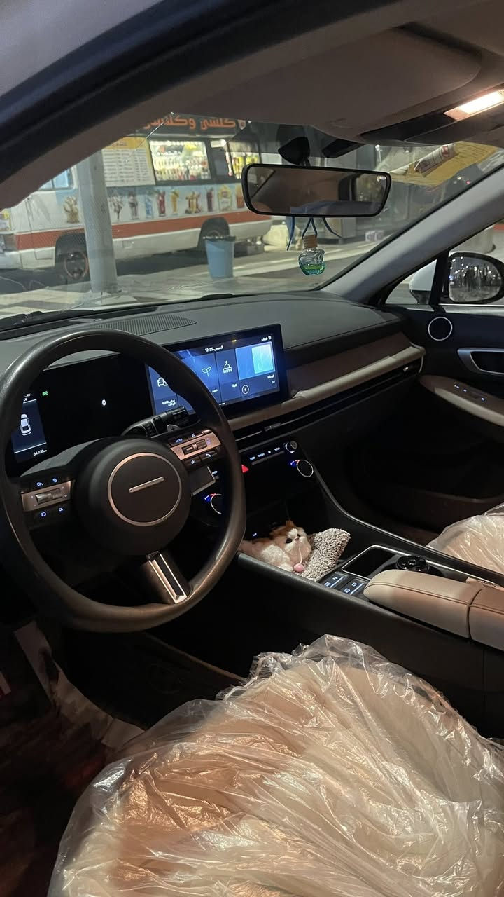 السلام عليكم
سوناتا 2024 خليجي للبيع هايبرد 
ماشيه 65 الف كيلو 
رقم بغداد السياره استقطاع مباشر صاحبها موجود يسويلك وكاله عامه 
السياره كفاله عامه ما عده نطخت عندي صار بيها بارد بالجاملغ اليمنه الامامي 
السياره فول مواصفات ما عده الفتحه 
كلشي بيها ما عده الفتحه شحن لاسلكي شاشه دجتل وضعيات قياده كشن كهرباء 
السياره جديده بالچيس مكينه وكير وصدر وتبريد كله كفاله 
مكانها بالناصرية 
*********** واتساب
السعر186
