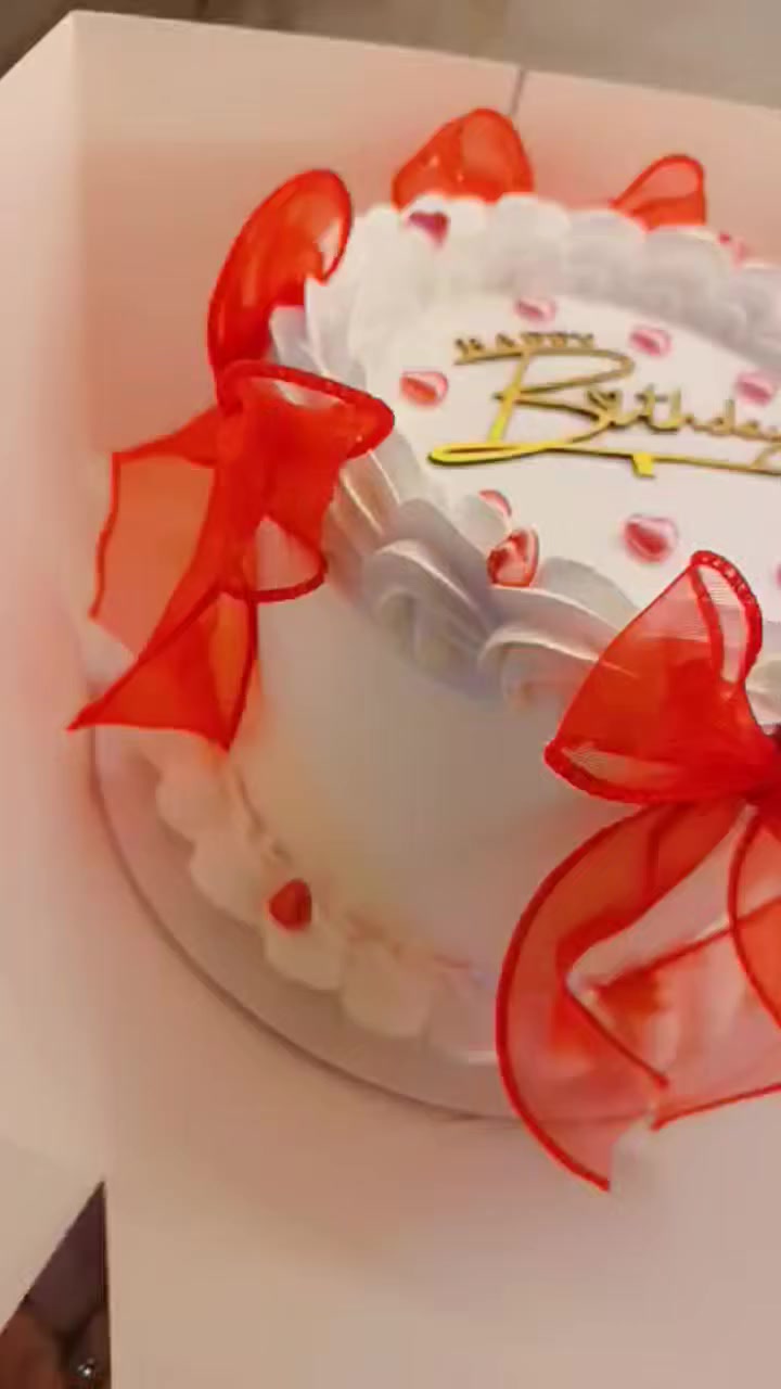 اللهم صلي على محمد وآل محمد ❤️
طعم يجنن 😋
ونظافه فول 🍰
وشغل درجه اولى 🍰
حشوات مختلفه ❤️
وشكل مختلف 🍰
الحجز مراسله او اتصال☎️ ***********
يوجد توصيل 🚗،،،، كيك نواره
