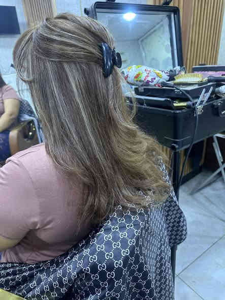 صالون حلم بيوتي 
عروض نار وشرار
حفافه7
تنضيف بشره 10
قص وشسوار15
تنضيف قدم7
تاتو كل انواعه40
صبغ شعر15
تخصيل35
تسريح 50الف
تبيض ونضاره 50
الدوره ميكانيك قرب ورشة علي انفنتي 
رقم الهاتف***********
