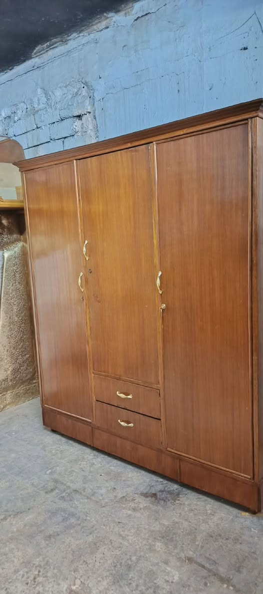 قنصور 3ابواب ضهر جمبر السعر 150 تواصل خاص ***********
