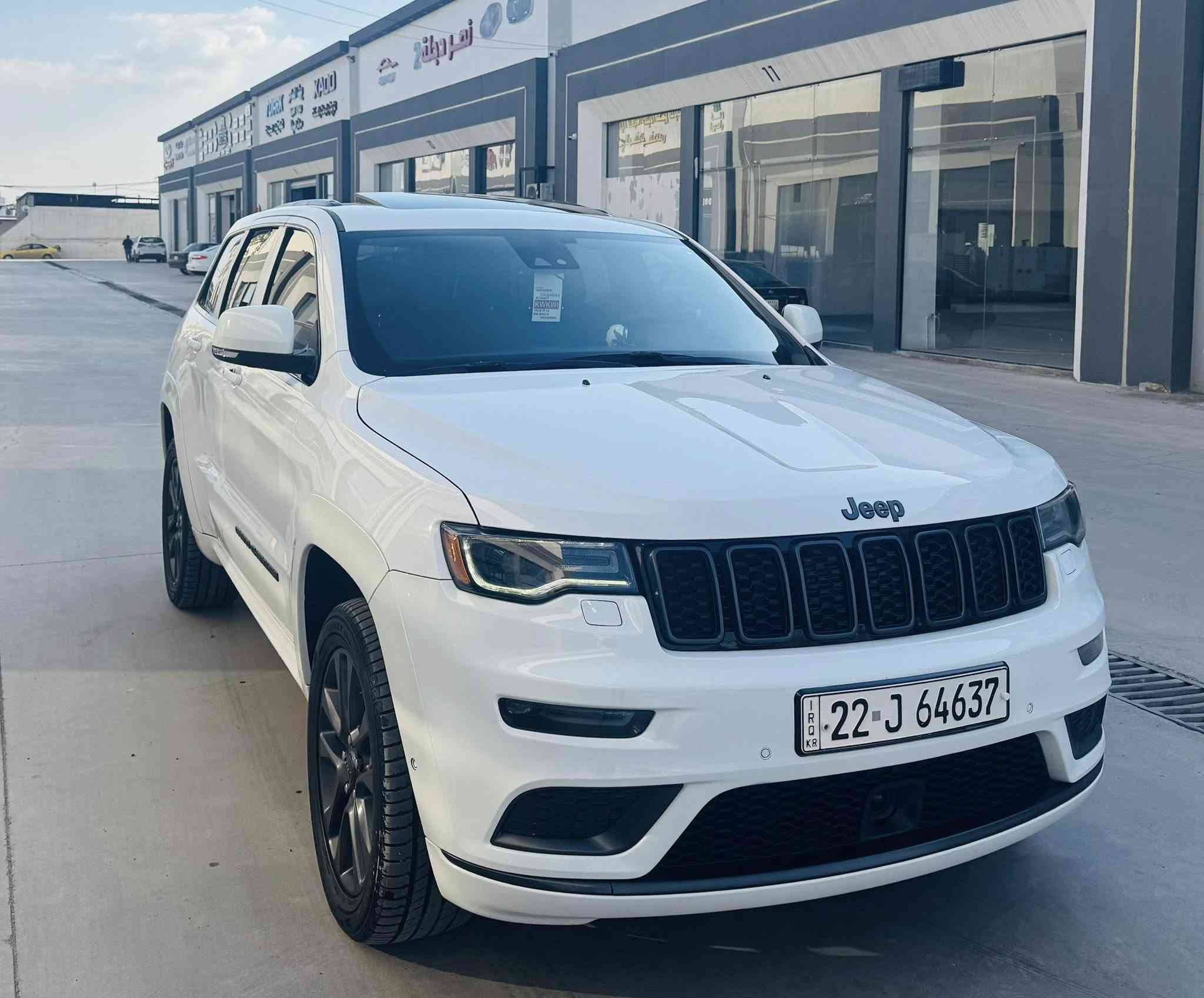 للبيع جيب موديل 2018
لميتد اكس "يعني اعلى فئه بالجيب وطبعن السياره جكات و3 شاشات كشن تبريد والسياره 6سلندر وفول الفول من الاخير ما حاجه اكتب مواصفاتها الي يعرف بيها هو يعرف مواصفاتها السياره كلين تايتل من الدعاميه للدعاميه سعر 3 دفاتر وبيها مجال للشراي 
للاستفسار ***********
او ***********
