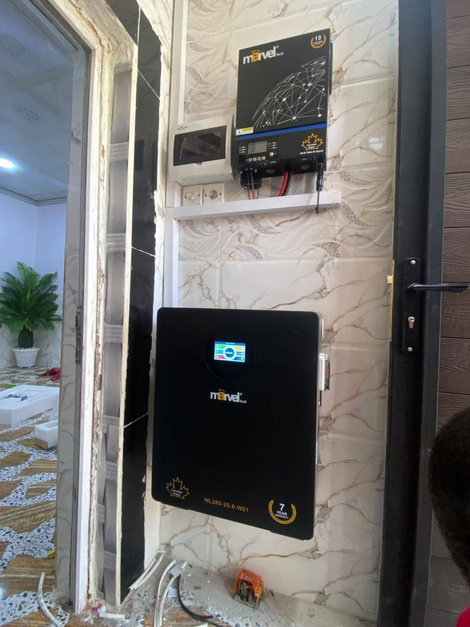 ☀️ شركة النور الهندسية للطاقة الشمسية ☀️
التميز في الأداء.. الرقي في التصميم 
(الحويجة حي العسكري) 

إذا كنت تبحث عن الجودة، الكفاءة، والجمال، فنحن خيارك الأول. تم تجهيز المنزل بمنظومة ذكية توفر:

⚡ 8 أمبير نهاراً

🔋 6.5 أمبير ليلاً

🔄 تناوب ذكي تلقائي مع الكهرباء الوطنية.

🛠️ المواصفات الفنية (مكونات عالمية)
الجزء التفاصيل والمميزات
الإنفيرتر Marvel ذكي (4KW) -  (ضمان سنة).
الألواح  16 بازبار لأعلى امتصاص. العدد 4 نوع لونجي 
البطارية ليثيوم Marvel 7.2KW) - عمر 8000 دورة، ضمان 7 سنوات، شاشة ذكية.
الهياكل حديدية ثقيلة مقاومة للصدأ ومصممة للظروف الجوية الصعبة.
التوصيلات كابلات DC أصلية (4 ملم) مع وصلات MC4 المخصصة.
🎁 عروض خاصة بمناسبة افتتاح موقعنا الجديد!
🛡️ ثقة | أمان | استفادة ⚡

📍 العنوان: الحويجة - قرب الدفاع المدني. 👷‍♂️ بإدارة: المهندس علي حسين.

📞 للتواصل والاستفسار:

اتصال: [***********]

واتساب: [***********]
