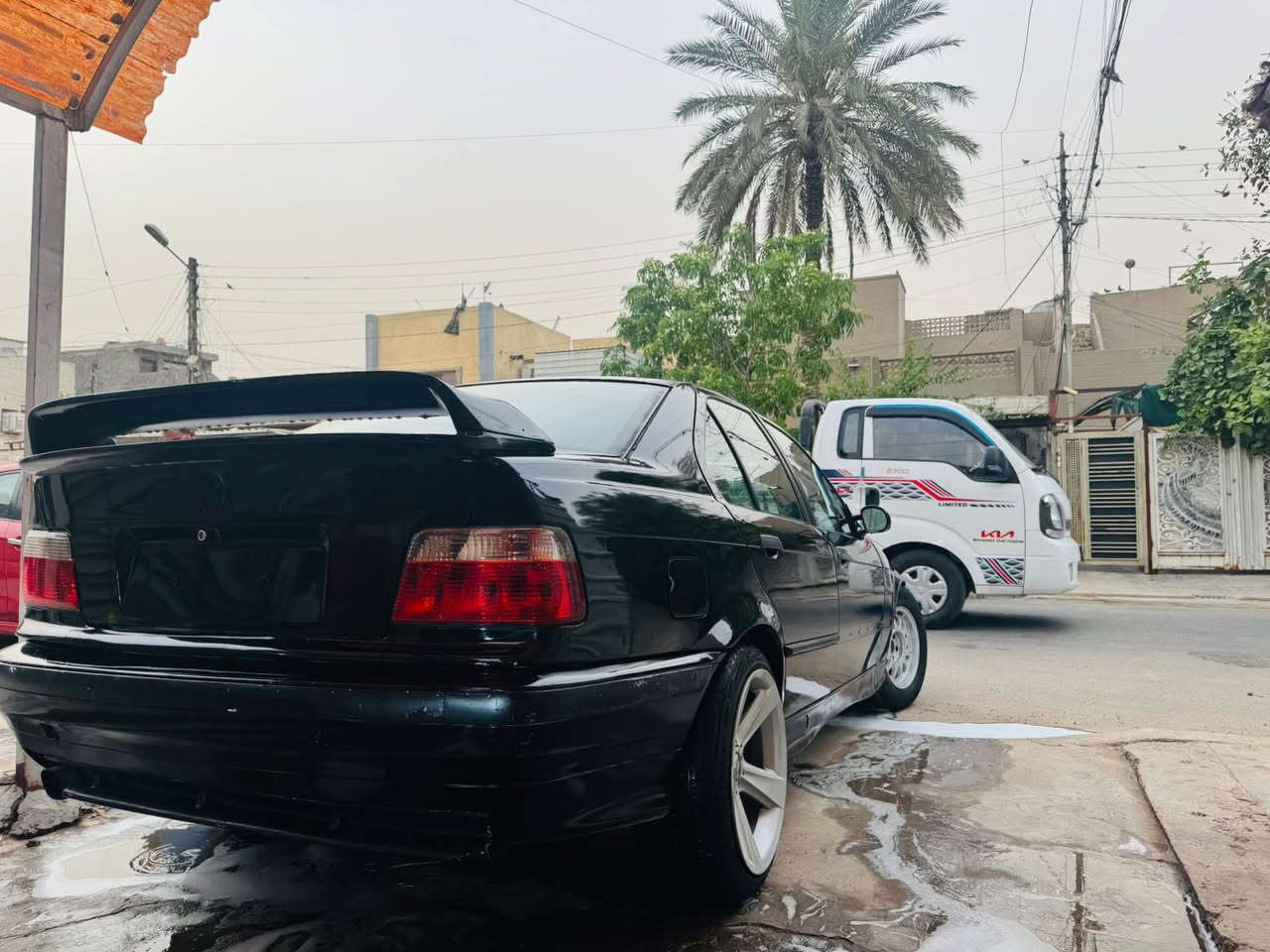 السلام عليكم
بي ام دبليو e36 320
مكينه 20 مسكر اصل بلادي كير عادي
صبغ عام جديد درجه اولى تبريد شغال 
رقم بغداد دولي بأسمي 
مكاني بغداد البياع 
السعر 48 
تفاصيل اكثر عالرقم 
*********** بي واتساب

مكلف بلانشر للاستفسار اتصل على الرقم
