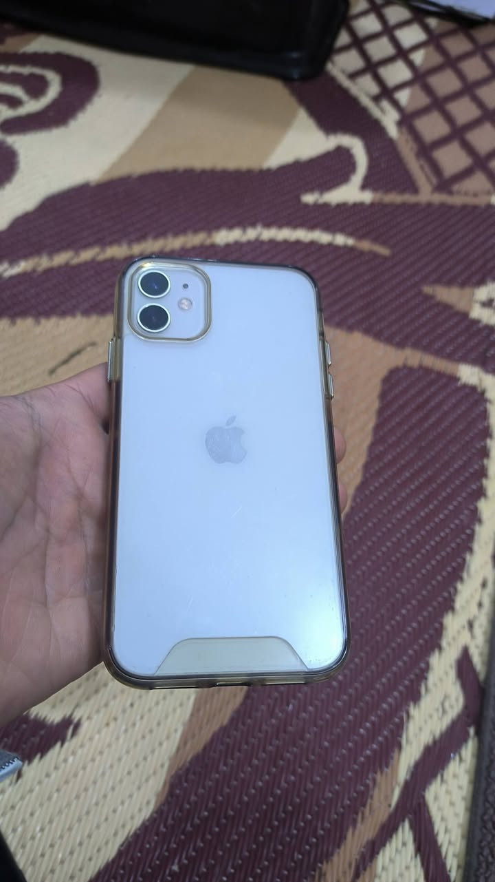 ايفون 11 عادي الجهاز وتر بطاريه 75 ذاكره 128 السعر 260 للاستفسار اتصل *********** واتساب موجود
