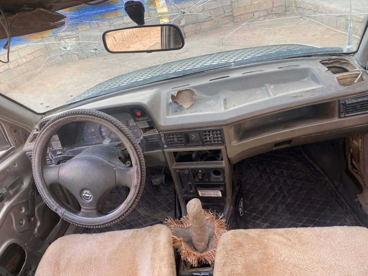 السلام وعليكم
للبيع اوبل كاديت 91 محرك 16 محرك كير شرط رقم صلاح الدين فحص راعيها من تكريت بدون خيسان شرط 
السعر 11 ورقه 
للاستفسار الاتصال ***********

