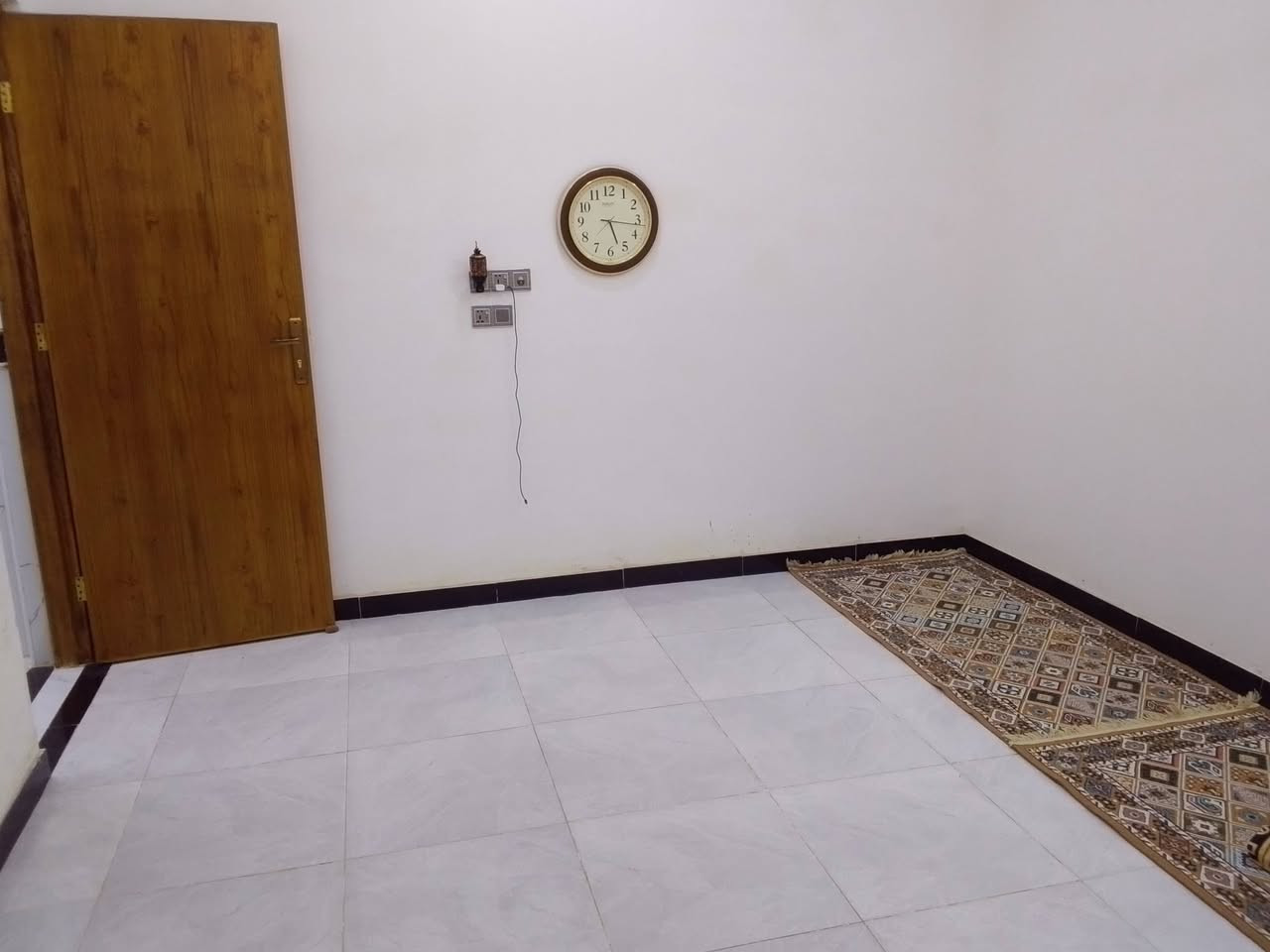 سلام عليكم بيت مساحه 200 متر حجي حسن الجمعيات كل خدمات متوفره سند 25
***********
