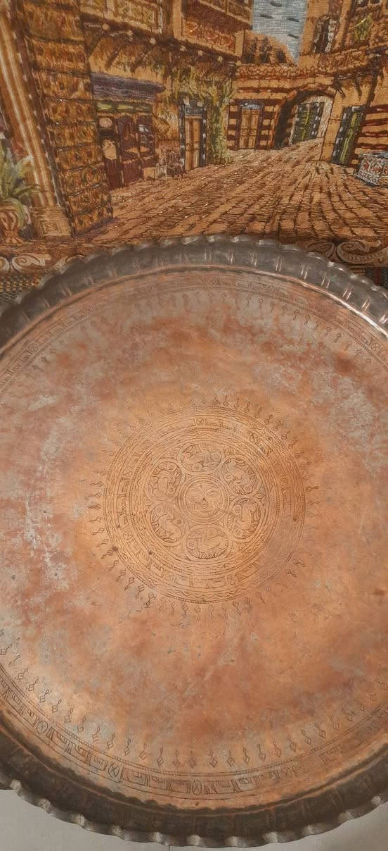 صينيه بغداديه نحاس احمر مختومه بغداد قياس 64 للاستفسار مراسله الصفحه ويوجد توصيل ***********
