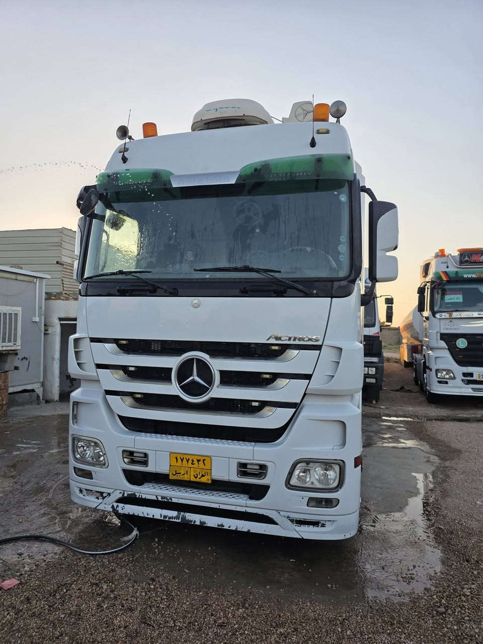 اكتروس حواجب 
موديل 2009
حجم 1844 
جوبلس امامي 
رقم اربيل مربوطه عربانه 
السعر كامل 450
بس الراس 400 
بيها مجال 
جديده كفاله عامه 
***********

