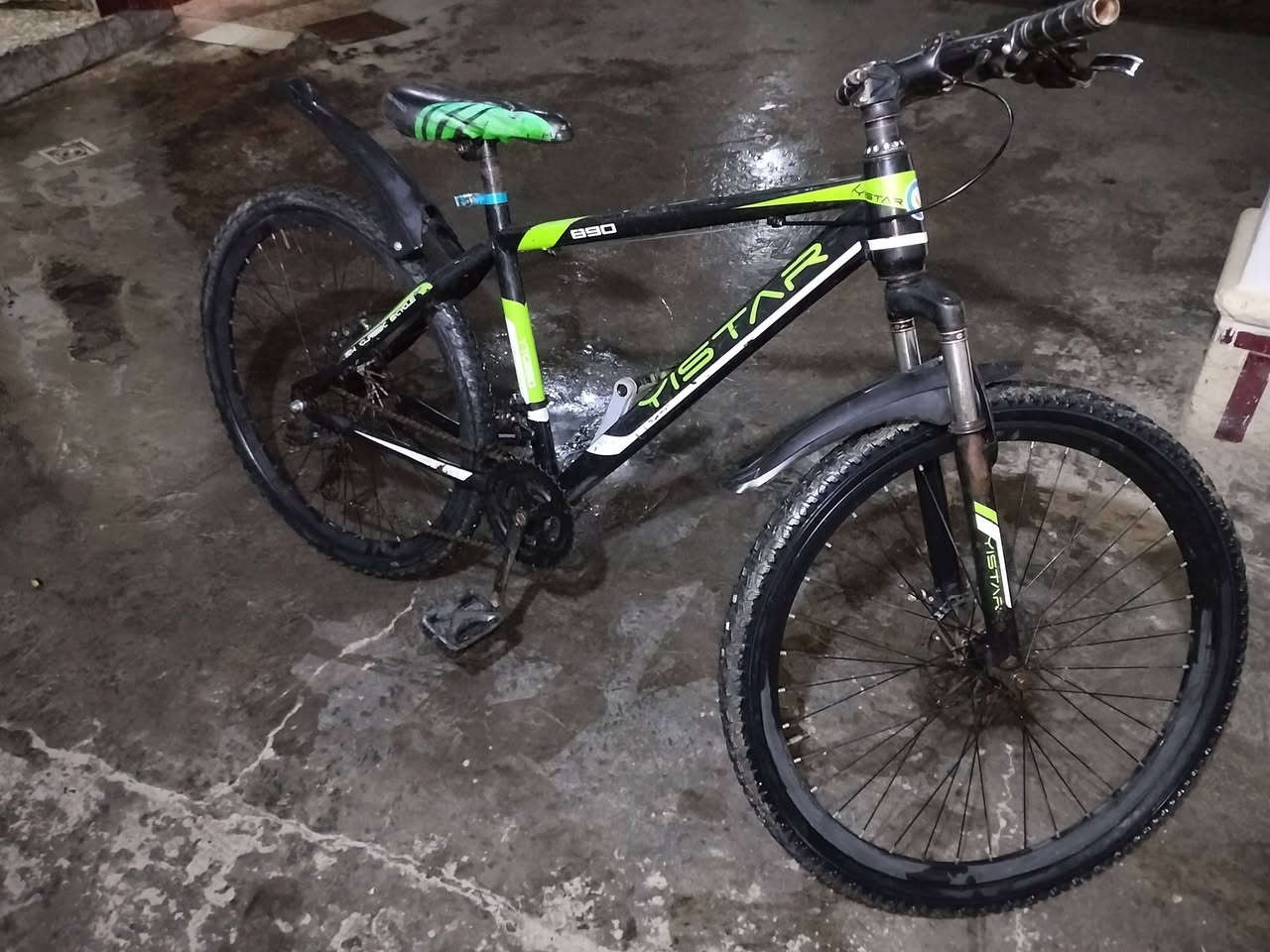 بيسكل للبيع
العنوان مدينة الصدر قطاع 2 
السعر 75 بي مجال 
رقم ***********
