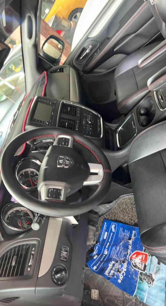 دوج  كرفان
{2019}. 
فئة {جي تي } فول كامل / بدون ضرر اخت الكلين   الضرر دعاميه فقط وشبر بداية  البوند  العين بدون ايرباكات بدون غرق و وكلشي موجود بالتفاصيل 
لون {كرزي ماروني } 
رقم أربيل {شمالي
هزه وسنويه جديدة 
{المواصفات} 
1. مقعد السائق والنفر كهرباء 
2. ابواب كهرباء 
3.الصندوق كهرباء 
4. ماشيه 93
5.حصان بالسقف  
6.نضام توفير الوقود 
7.نضام مانع الانزلاق 
8.شاشة عطلات 
9.تشغيل عن بعد 
10.فتح وغلق الابواب من البصمة 
11. بردات جانبيه 
12.مقاعد ملكي سياحي بلع 
13. ويل اسود كروم 
14.ثلاث قطع تبريد 
15.كشنات جلد 
16.تحكمات ستيرن 
17.كامرات من الخلف 
18. 6 جامات كهربائية 
19.شاشة  بلوتوث  
20.تخم تايرات جديد 
21. 6سلندر و7راكب

السعر 218 وبيها مجال 
للاستفسار اكثر *********** موصل, نينوى
