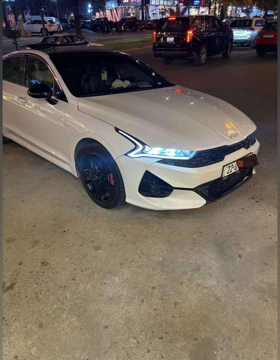 السلام عليكم للبيع او مراوس
Kia K5 2022 GT Line
محروك 1600 تيربو 
اللون ابيض 
الرقم أربيل 
فول مواصفات 
مثبت سرعة 
رادار امامي 
بصمة ترحيب
ويل 18 
بانوراما 
بصمة 
سايد بريك بصمة 
نظام ABS 
مانع انزلاق 
حساس اطارات 
بك لايت لد كامل 
شاشة كبيرة لمس 
كاميرا 
حساسات أبواب 
مراقبة النقطة العمياء 
إشارات بالمري جانبية 
سترين D shape رياضي 
مقعد سائق كهرباء 
نظام قيادة 4 وضعيات 
تحكمات سترين جهتين 
اوتو هولد 
GPS وخريطة  
تشغيل عن بعد 
الجنطة فتح بصمة 

شحن وايرلس 
محدد سرعة 
تحذير من الاصطدام 
بانزين فتح بصمة
الصندوك بصمة  
مصابيح ضباب LED 
ماشية ٤٧ الف 
الحادث موضح بالصور 
وراجع بدون كص وبدون شواصي او لغود 
سعرها ١٨٩ ورقة وبيها مجال بسيط 
مكان السياره بغداد 
***********
