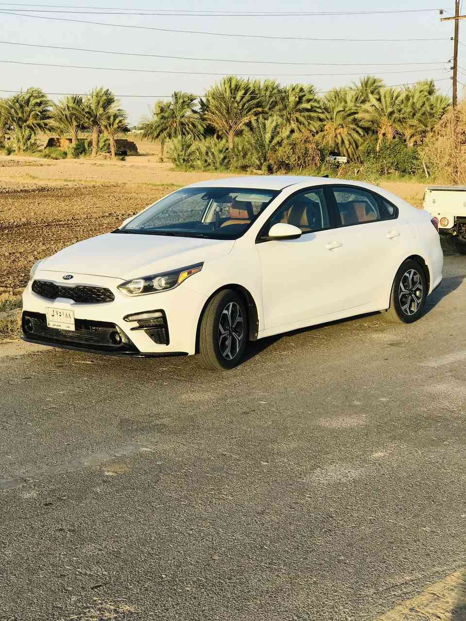 السلام عليكم...كيه فورتي2021
وارد امريكي الحادث امامي بنيد نفسه  +قطعتين صبغ

الجاملغ الامامي اليمين و والايسر  بدون دواخل 

محرك 2000 دوش ،كير ATالسياره ماشيه 58تحويل ثاني يوم

 مكان السياره واسط - كوت ***********

 السعر125$ وبيها مجال
