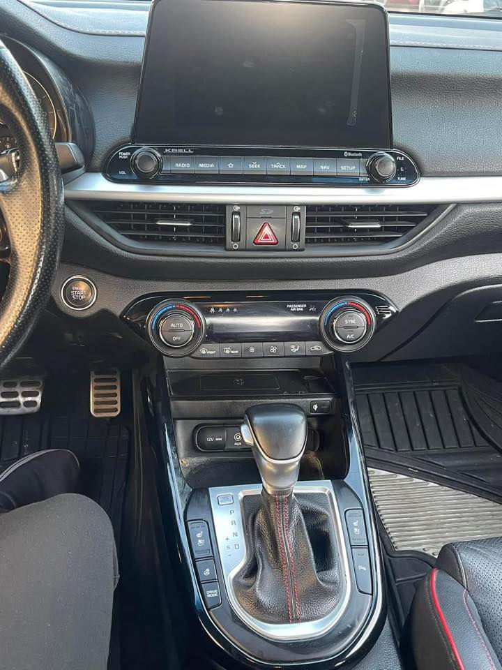 كيا سيراتو، k3 gt 2020
محرك 1.6 توربو 
گير الماني DCT  رياضي
رادار امامي 
رادار خلفي
مثبت سرعه
تحديد مسار
توقف ذاتي عند الاقتراب
وبقيه المواصفات معروفه
***********
