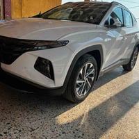 توسان 24 ماشيه 120 استفسار 07823286788
