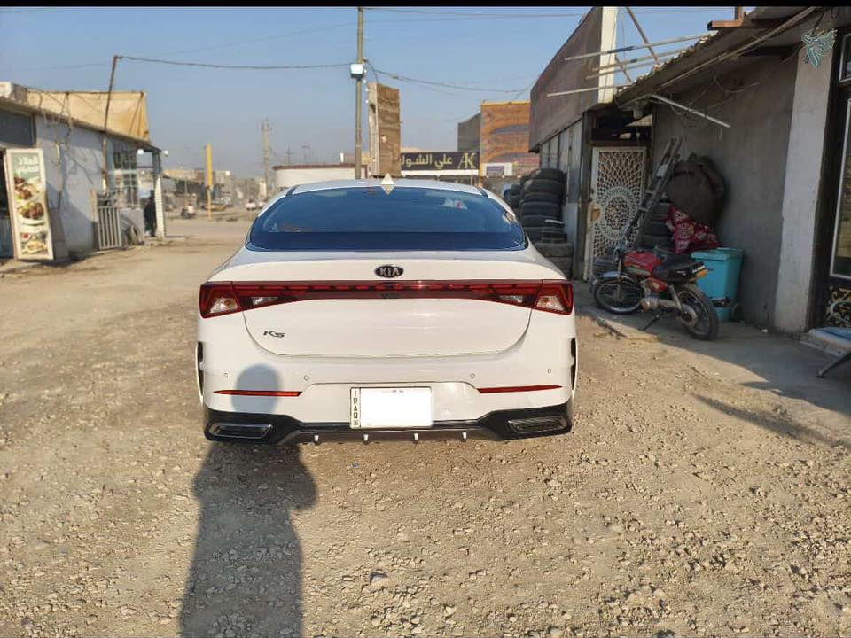 السلام عليكم 
سيارة k5 
وارد خليجي - لون ابيض 
رقم بغداد 
موديل 2021
مكفولة كفالة عامة 
مواصفات كاملة ماعدا الفتحة 
السيارة بصمة شفتات رياضي سبورت 
وضعيات رياضه ماناقصها برغي 
السعر 185 
بيع مستعجل 
عنوانها بابل - حلة 
للاتصال والاستفسار ***********
