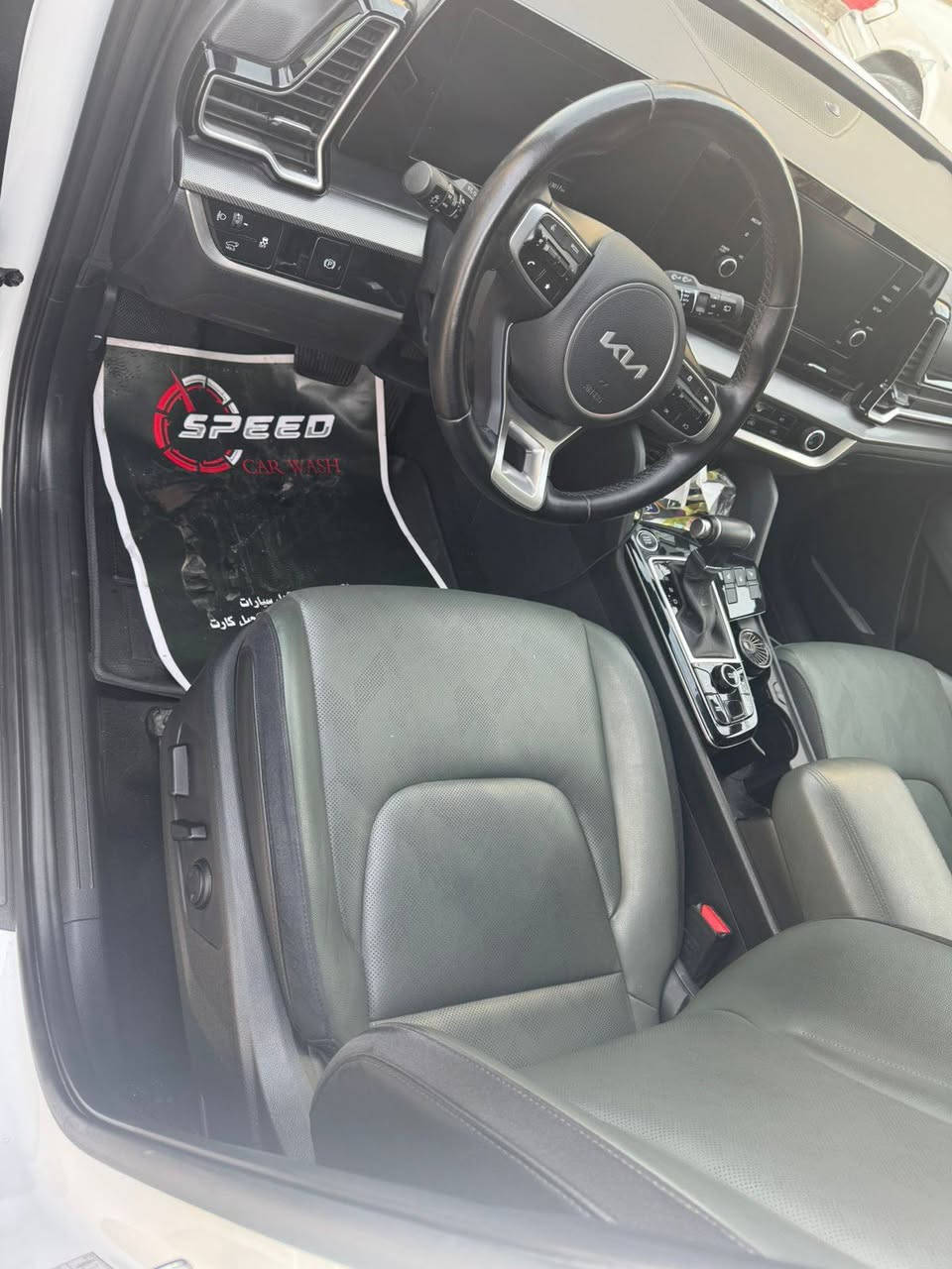 سلام عليكم سبورتج ٢٥ بلاك اديشن ماشيه ١٣ الف ضمان الدوليه بيها صبغ بدايه البنيد ٤ اصابع للاستفسار ***********
