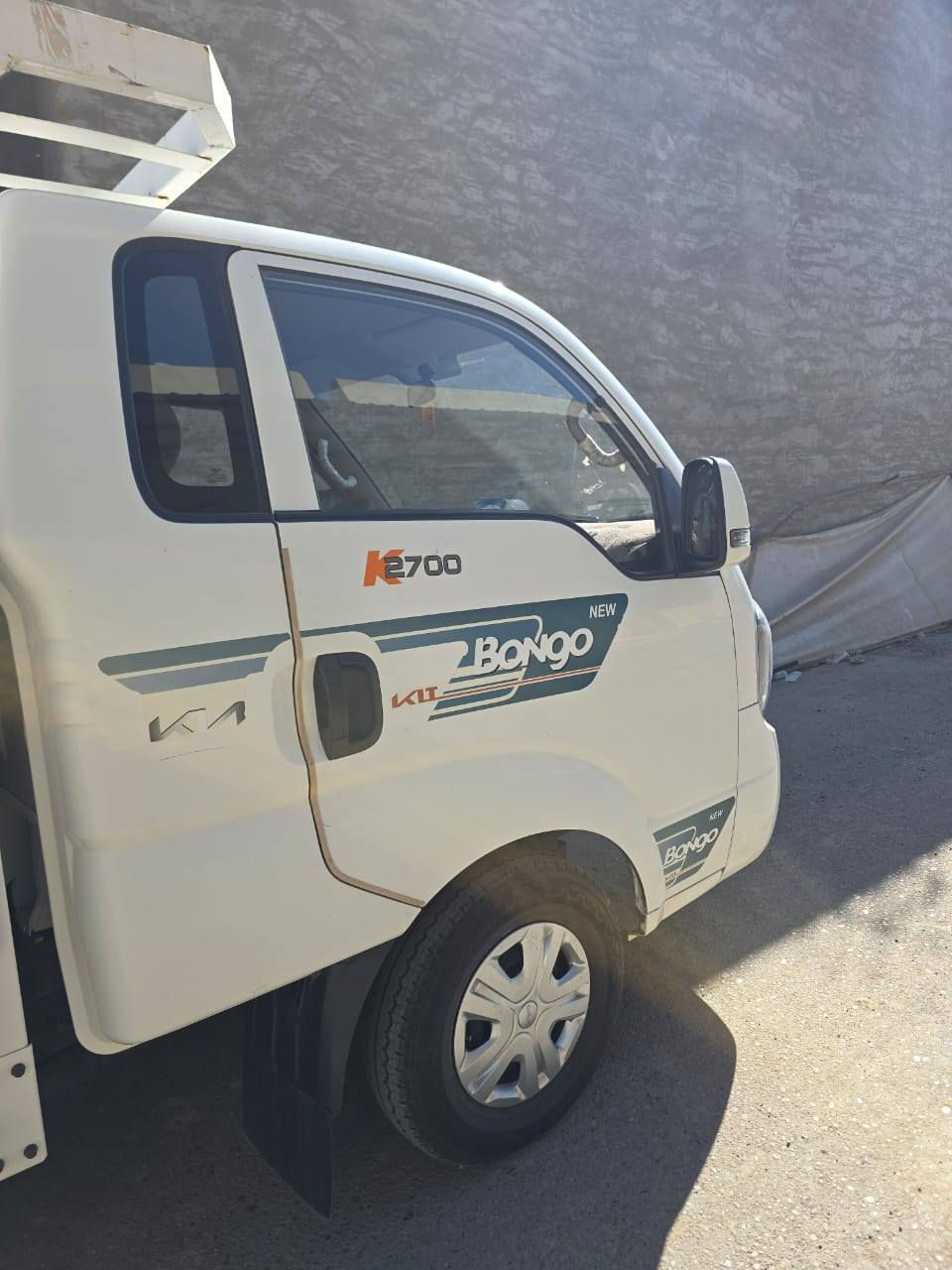 سلام عليكم 
كيا بنكو 2700 
موديل 2023
ماشيه 89 الف وقابل لزياده
سياره نظيفه ومكفوله من صبغ وضربه وشواصي 
جاهزه من كل النواحي 
الببع معى المحجر 
سياره مناقصه شي 
رقم انكليزي بغداد سنويه جديده باسمي ثاني يوم احول
للاستفسار الاتصال او واتساب  ***********
