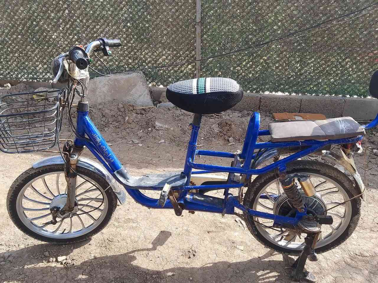 السلام عليكم دراجة للبيع نقصهة بس بطاريات نضيفة كلش وكلشي شغال بيهة شرط ع الفحص السعر ٧٥وبيهة مجال العنوان ابو غريب خرنابات ***********كورك /اثير ***********
