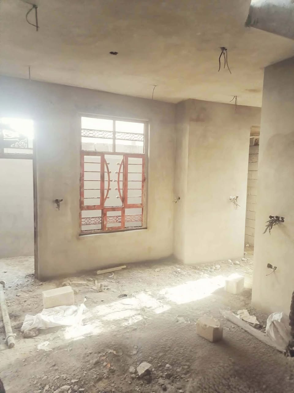 السلام عليكم
لباخ متفرغ حالياً
لبخ ناعم تقطيع ترايش كوبلنات
واجهيات فلين 
رقمي ***********
