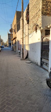 نص قطعة ٧٢ متر فس مدينة الصدر قطاع ١٧ قرب الساحه طابق ونص  الطابق الاو...