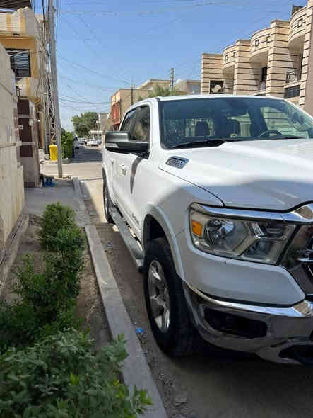 للبيع او مراوس
رام بك هورن 2021 وكالة هارلم
RAM BIGHORN 2021
باب طويل بدي قصير ( المرغوب)
 مكفوله كفاله عامه
رقم اربيل وتحويل ثاني يوم
  ماشية 106 الف كيلوو
محرك 8 سلندر 5700 هيمي
سياره فور ويل 4x4
1- نظام ال etorque نظام تقليل من صرف الوقود 
2- تشغيل عن بعد
3- مقعد السائق كهربائي
4- حساسات اماميه
5- حساسات خلفيه
6 - الصندوك مغلف من الداخل
7- الشباك خلفي كهربائي
8-امكانيه تعديل ارتفاع دواسات البانزين والبريك كهربائياً
9- هاند بريك كهربائي
10- نظام خرائط GPS
11- كامره دوارة 
12-شاشه كار بلي
13- فول تحكم ستيرن
14- تبريد امامي + خلفي
15- مانع تصادم خلفي
16- مرايا مع خاصيه التعتيم الذاتي
وبعد بيه اهواي مواصفات
 السيارة كاملة مابيه اي نقص

السعر 31٫500 $
 ***********
بغداد حي الجهاد -- حي الحسين

