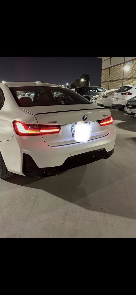 السلام عليكم
BMW 330e M package 2023

موديل 2023 الشكل الجديد رقم بغداد
ثلاث وضعيات قيادة (بانزين / هايبرد / كهرباء)
ماشية 48  الف كيلو متر مو ميل 
مغلفة ppf Matt 

المواصفات : 
شاشة متصلة 
تدفئة كشنات 
ميموري سيت
لدات داخليه 
فتحة سقف 
داخل جلد احمر 

وبقية المواصفات معروفه 
حادث السياره جاملغ خلفي صبغ والجنطه مبدله نفس اللون 
بدون ايرباك بدون دواخل 
السعر 325  وبيها مجال للشراي 

موجود واتساب ***********
